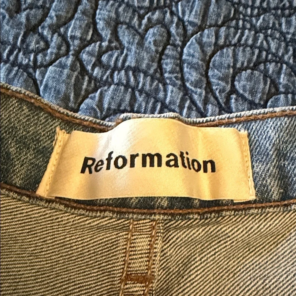 Reformation 31 Cynthia High Rise Relaxed Distressed Jeans Light Blue Oahu Wash